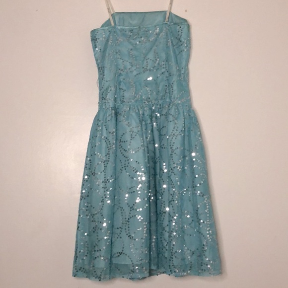 Prom dress - Picture 2 of 4